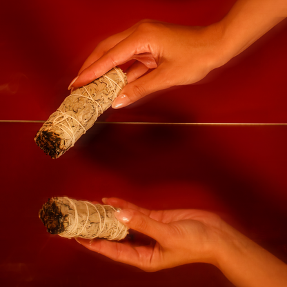 tobacco smudge stick Palo Santo Sticks Burn it before meditation White Sage Smudge Stick Burning